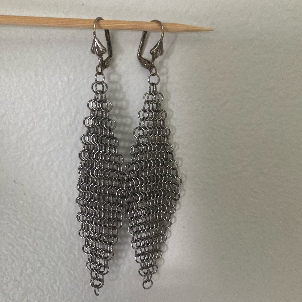 Elegant Chainmail Earrings - Picture 2 of 5